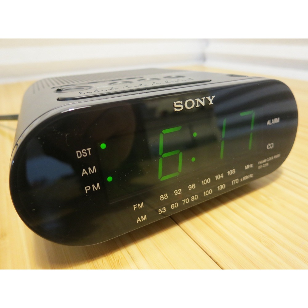 Sony ICF-C218 Dream Machine FM/AM Clock Radio with Alarm - Picture 6 of 9